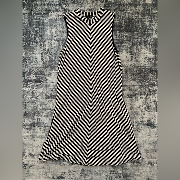 J. Crew Swingy Chevron Mock Neck Dress J8901 | Medium | Striped Navy & White - Picture 4 of 7